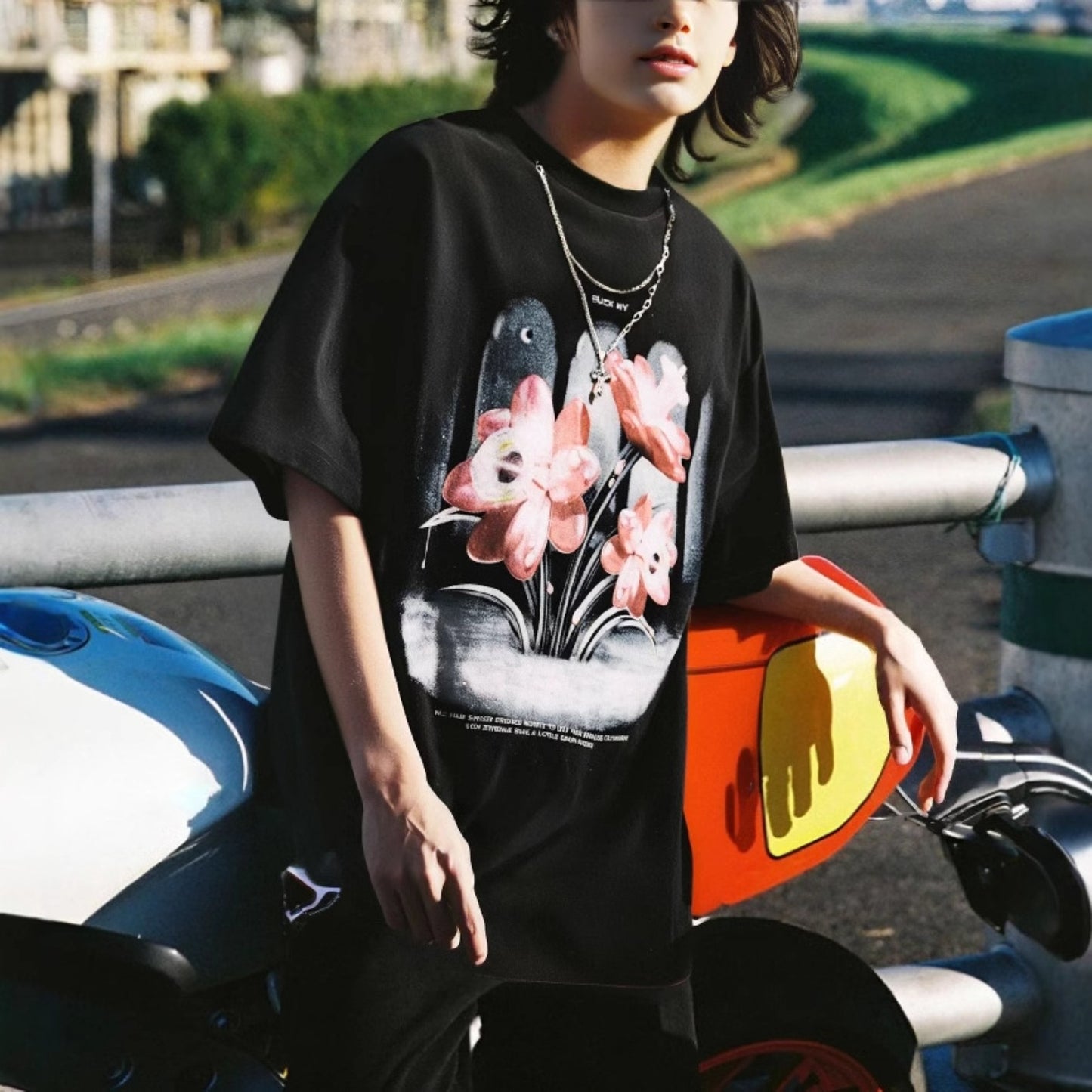 Distorted vintage floral print ripped short sleeve crew neck t-shirt