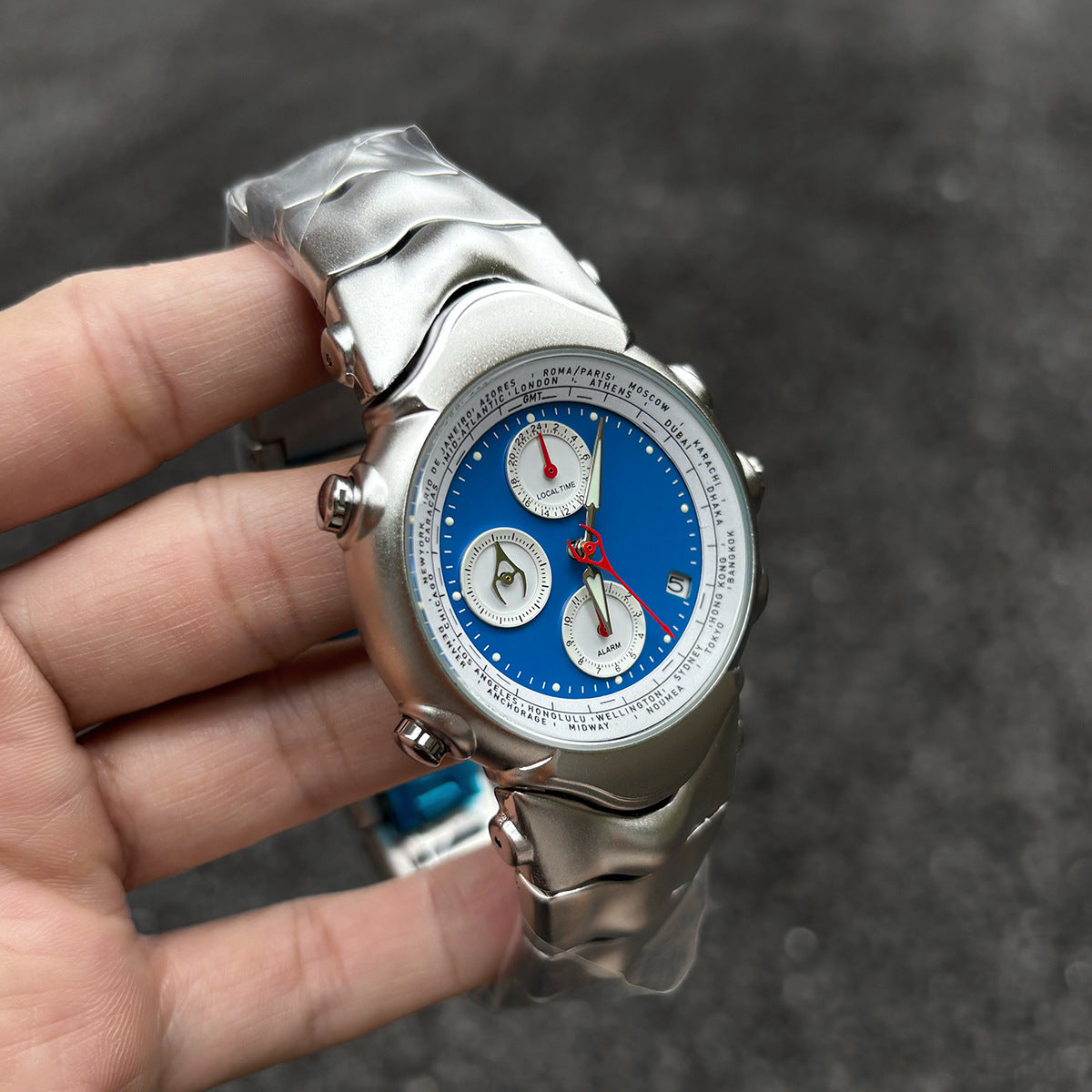 Men's watches dynamic three-eye judge design y2k vintage