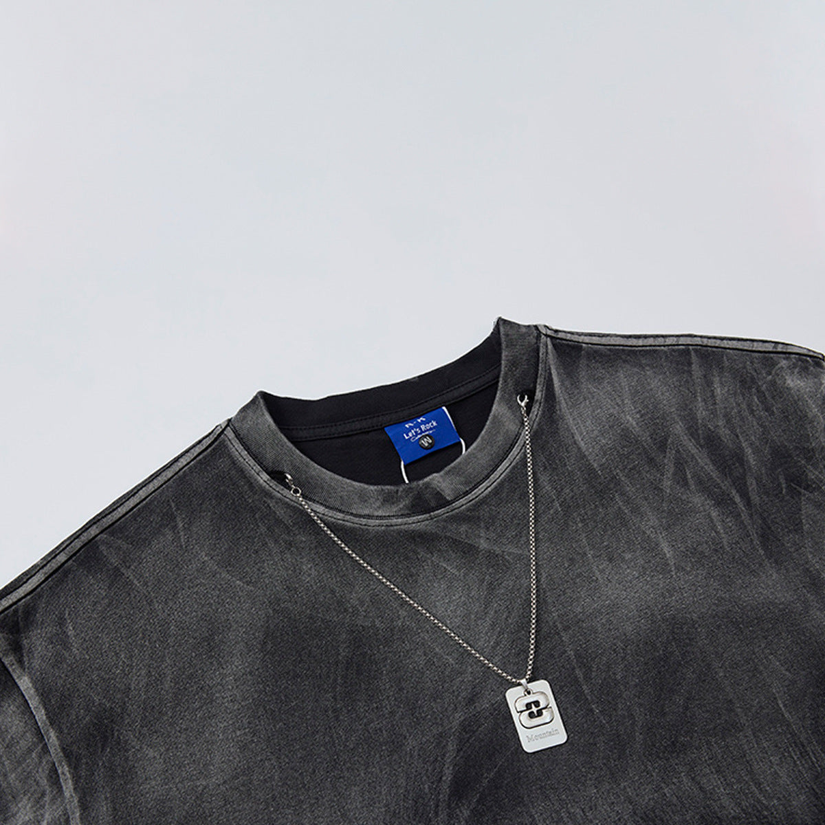 Unisex long-sleeved shirt washed and dyed